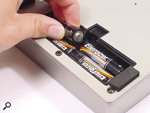 In keeping with the portable ethos, the MRS4 can be powered from four AA batteries.  In keeping with the portable ethos, the MRS4 can be powered from four AA batteries.